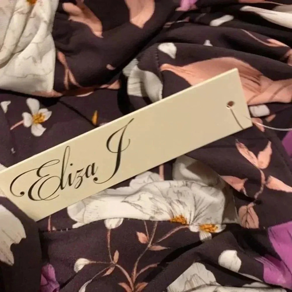 Eliza J  Floral long sleeve Body Con midi dress - Picture 6 of 9